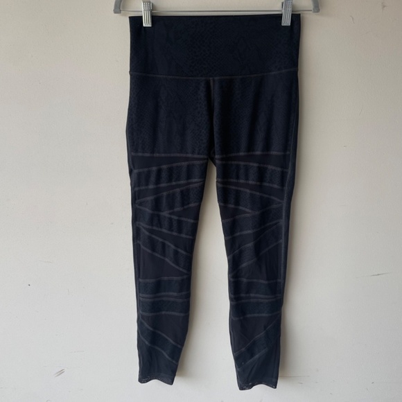 Lululemon High Times Pant Tech Mesh Desert Snake Deep Coal Black - Picture 6 of 9